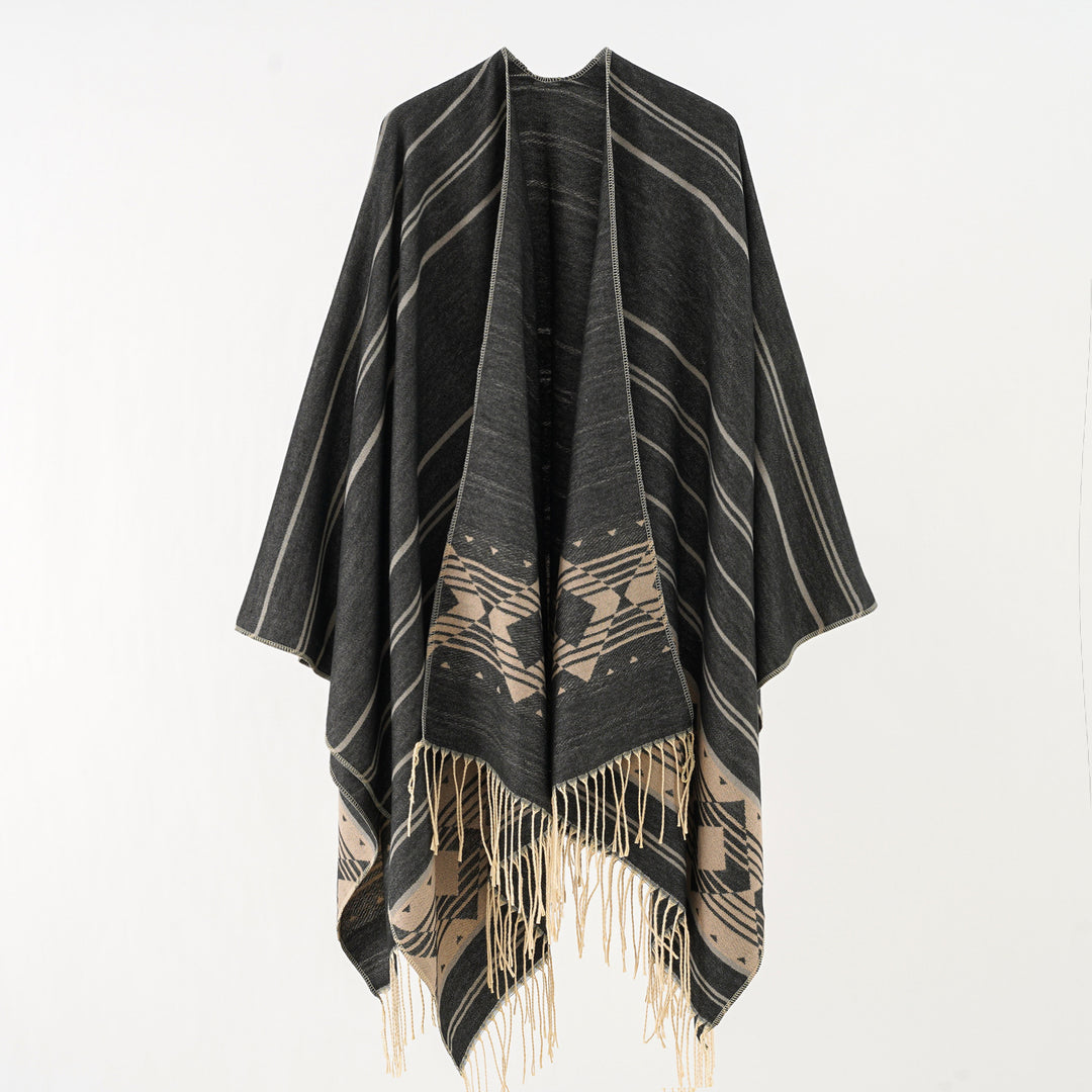 Damen Wollmix-Ruana im grafischen Ethno-Jacquard mit Fransensaum – Avérine