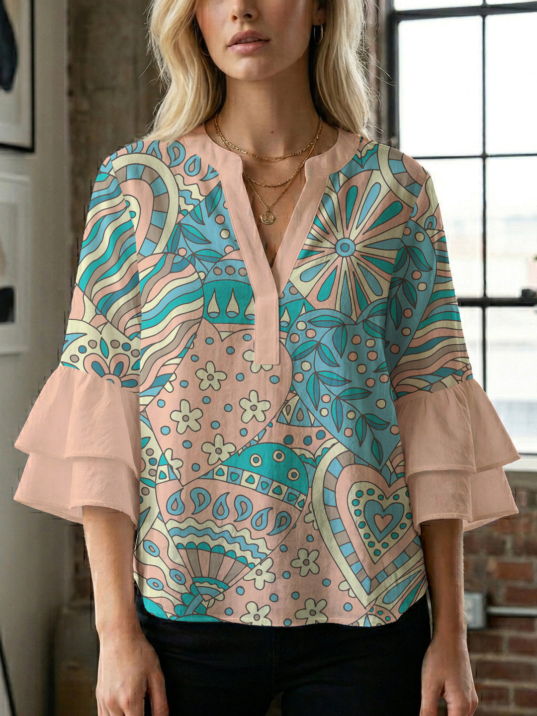 Damen elegantes Oberteil mit voluminösen Rüschensäumen und floralem Design Echo Archiv