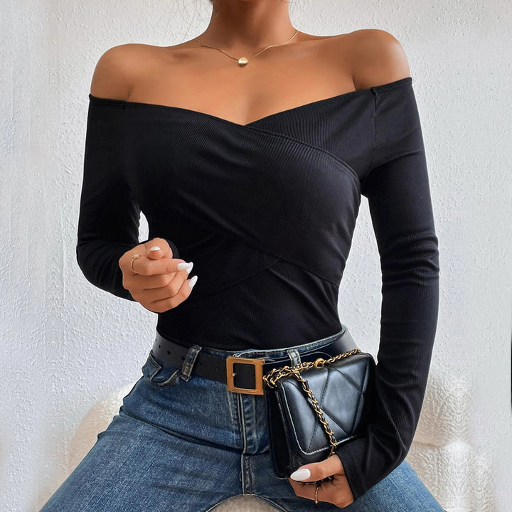 Damen schulterfreies Langarm-Rippstretch-Top mit Wickeloptik und figurbetonter Passform – Avérine