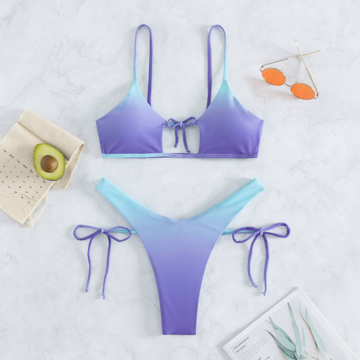 Damen Triangel-Bikini mit anpassbarem Knoten-Design und elegantem Farbverlauf Echo Archiv
