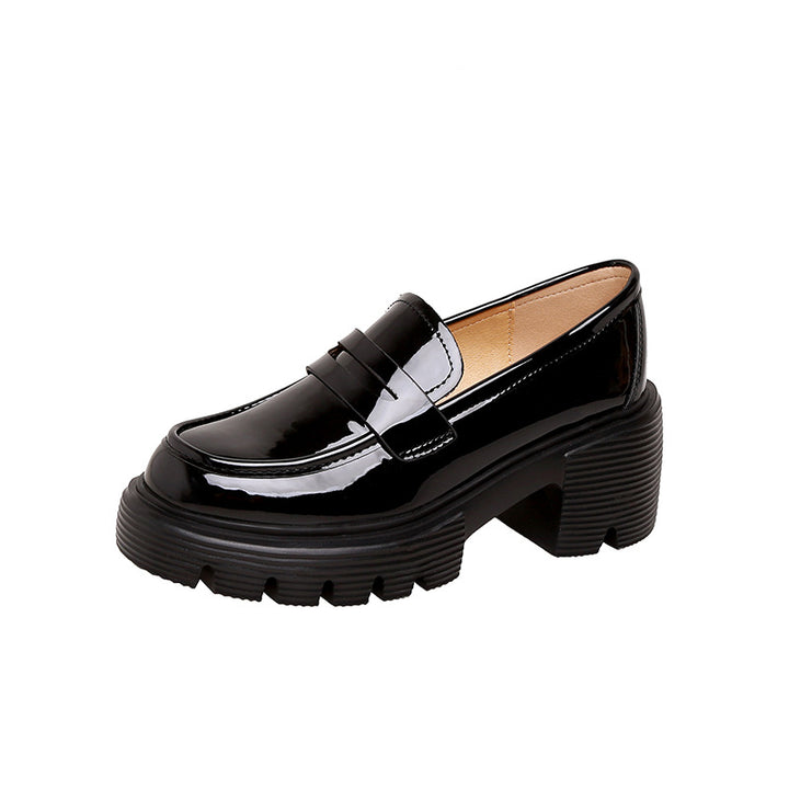 Damen Chunky‑Pennyloafer in Lackoptik mit gezahnter Lug‑Sohle und gepolstertem Komfortfutter Echo Archiv