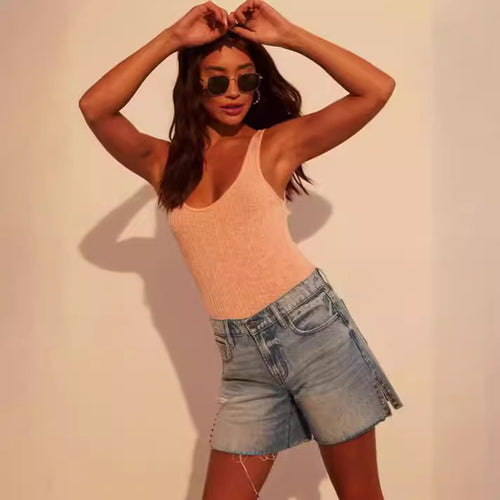 Damen modische Destroyed Denim-Shorts mit Nietenverzierung Echo Archiv