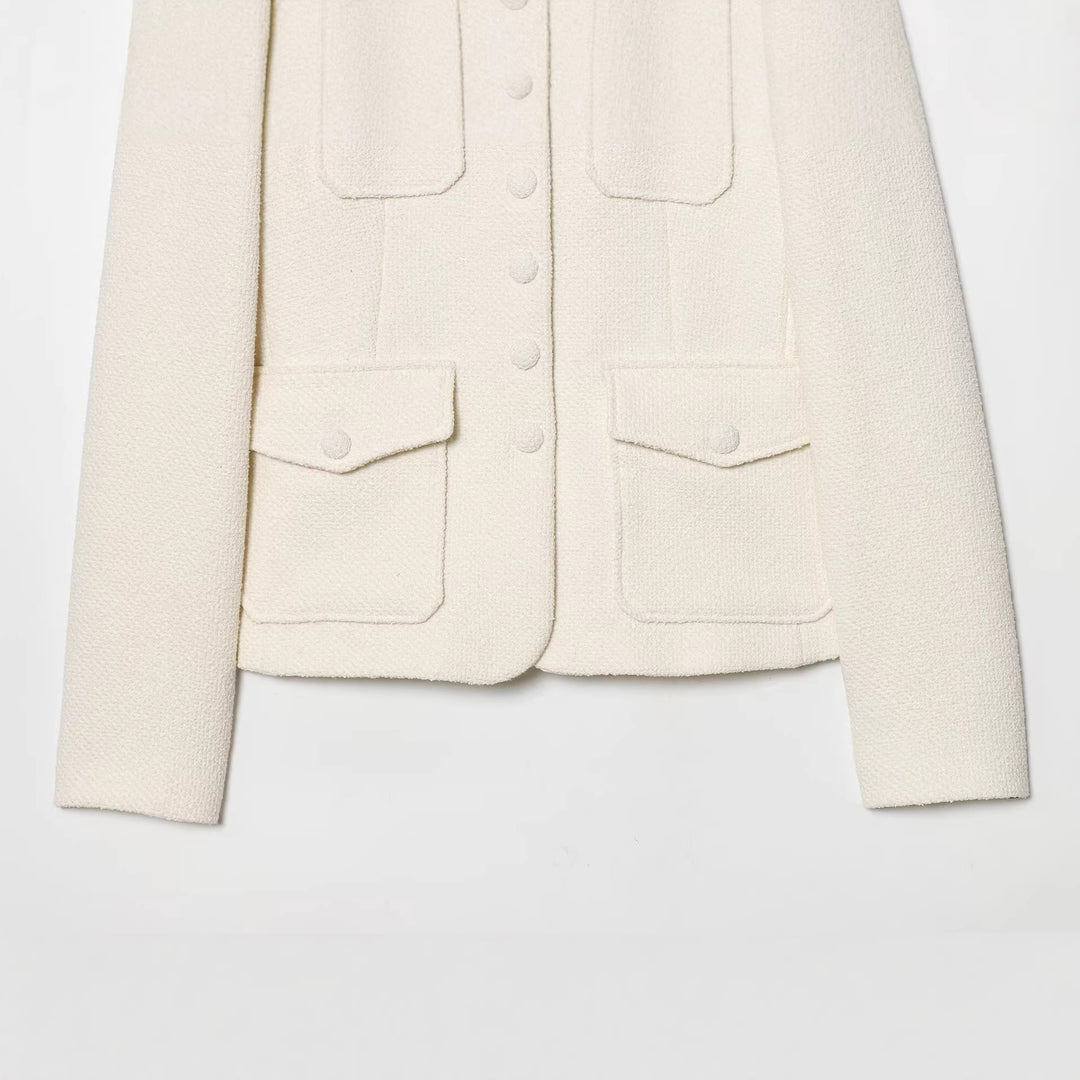 Damen Bouclé-Cropped-Jacke mit Stehkragen, bezogenen Knöpfen und aufgesetzten Pattentaschen Echoarchiv
