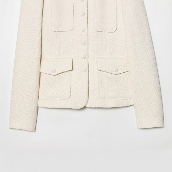 Damen Bouclé-Cropped-Jacke mit Stehkragen, bezogenen Knöpfen und aufgesetzten Pattentaschen Echoarchiv