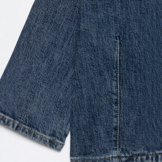 Damen Boxy Cropped Denimjacke mit Mandarin-Kragen, asymmetrischer Knopfblende und Fransenabschluss Echo Archiv