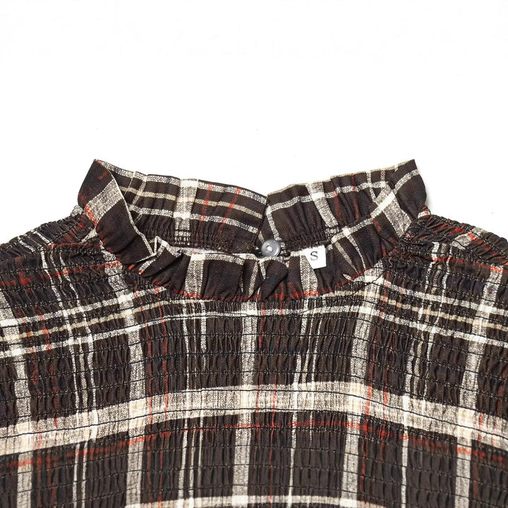 Damen Bluse mit Smok-Detail, Rüschenkragen und Volumenärmeln Echoarchiv