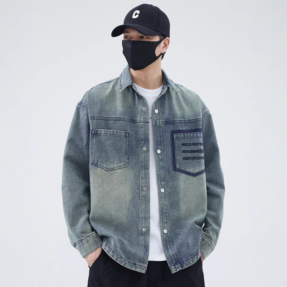 Herren Jeanshemd mit modernem Design und einzigartigen Schriftzügen Echoarchiv