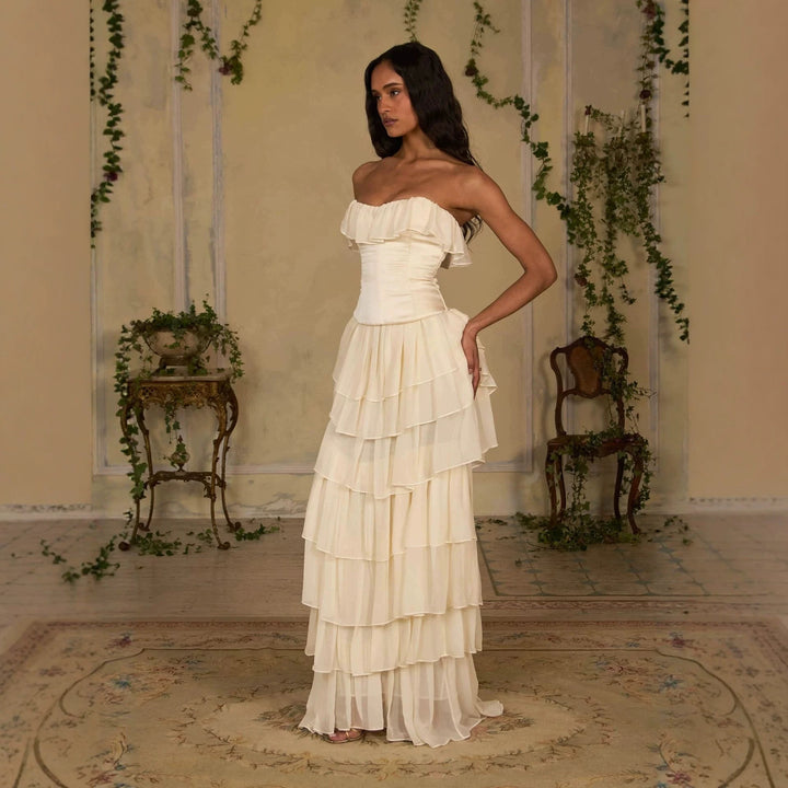 Damen Elegantes, schulterfreies Maxikleid mit fließenden Rüschen Echo Archiv