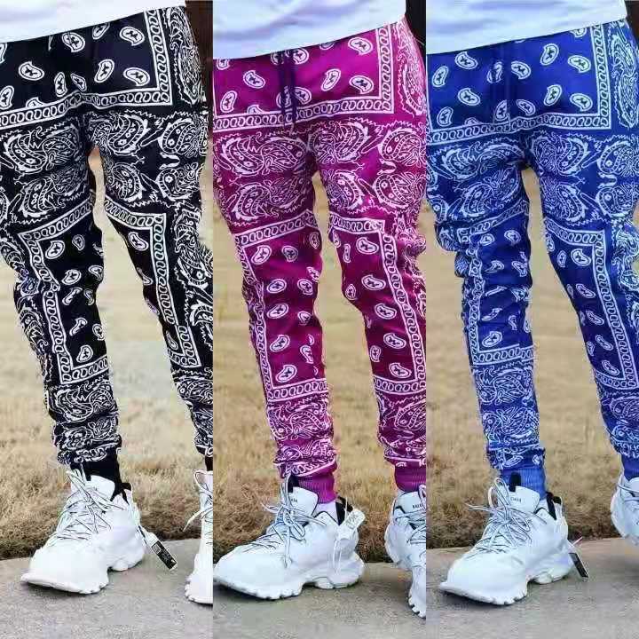 Herren Cargo-Jogginghose im extravaganten Paisley-Muster Echoarchiv