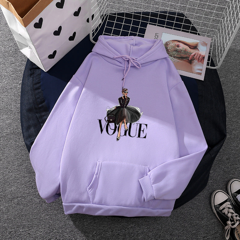 Damen modischer Kapuzenpullover mit Fashion-Illustration, geräumiger Eingrifftasche und kuscheligem Fleece – Auréline