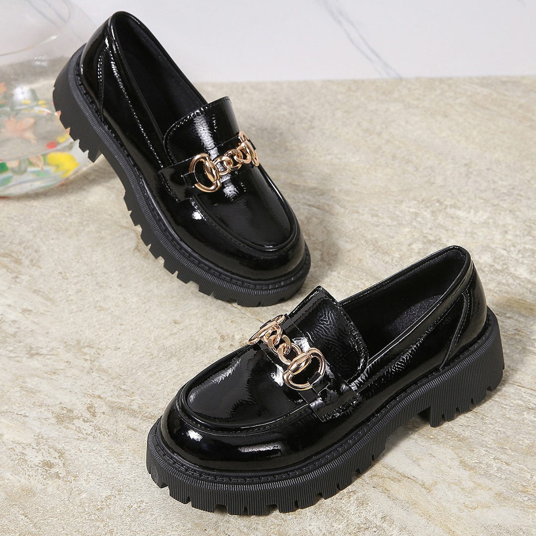 Damen nan robuste Loafer mit profilierter Traktorsohle und dekorativer Metallketten-Applikation Echo Archiv