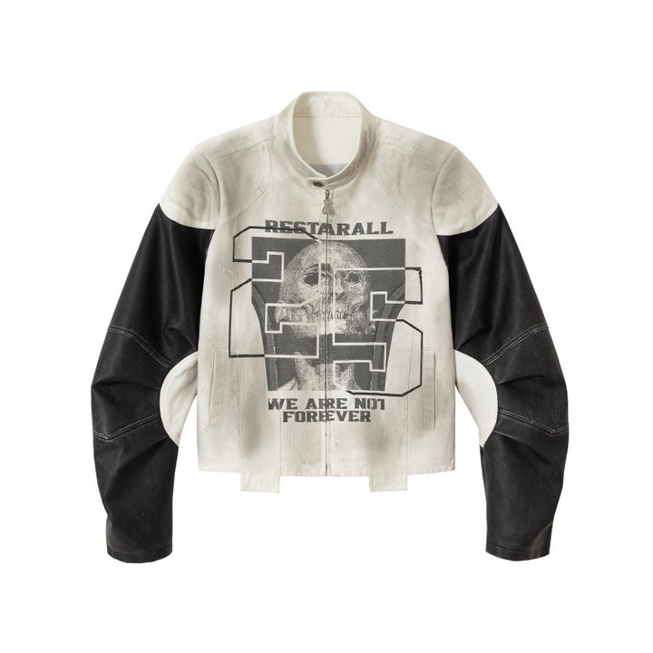 Unisex Kurz geschnittene Boxy‑Bikerjacke im Vintage‑Lederlook mit grafischem Skull‑Print und Stehkragen Echoarchiv