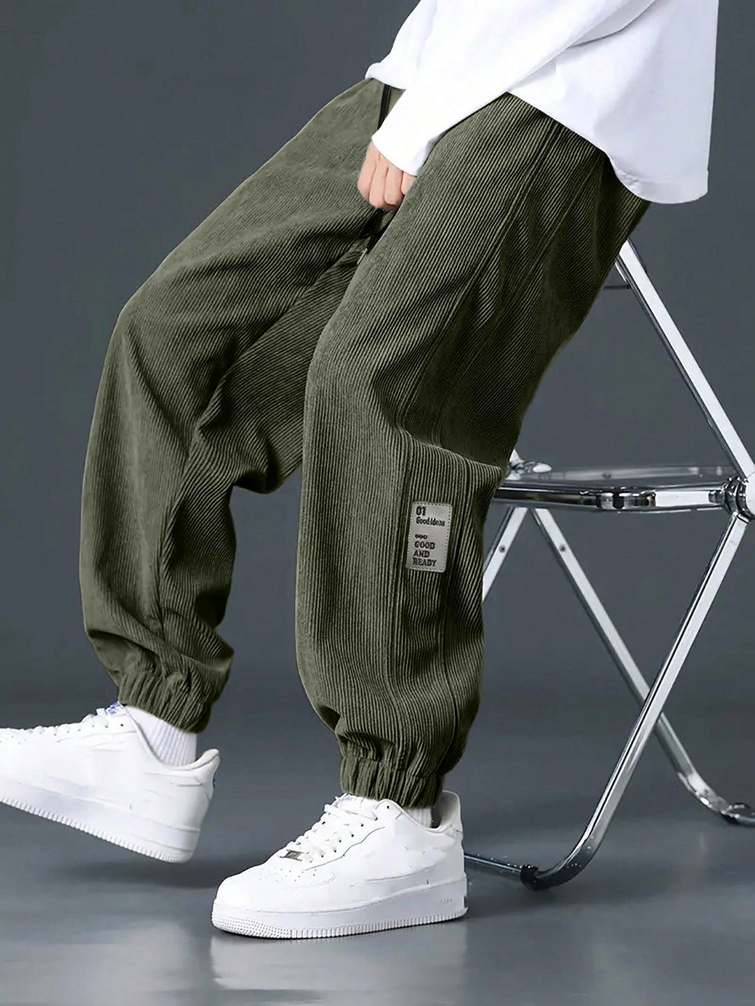 Herren lässige Cargohose mit Rippstruktur und praktischen Taschen Echoarchiv