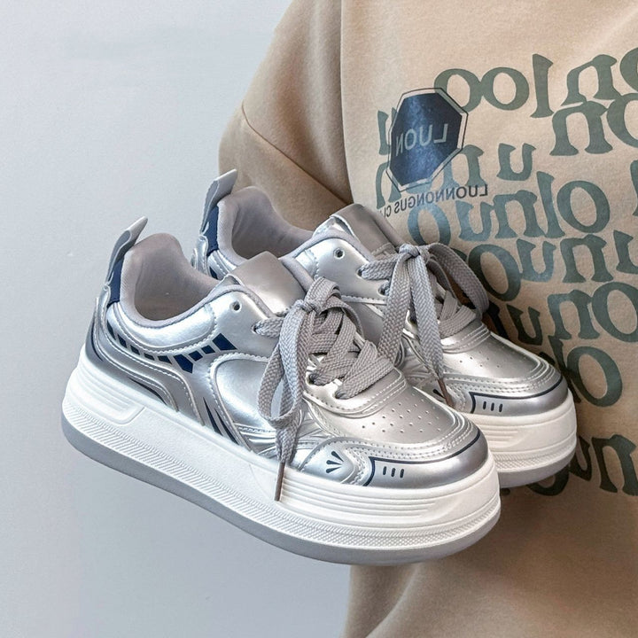 Damen Moderne Plateau-Sneaker mit metallic-Optik und dämpfender EVA-Zwischensohle – Névara
