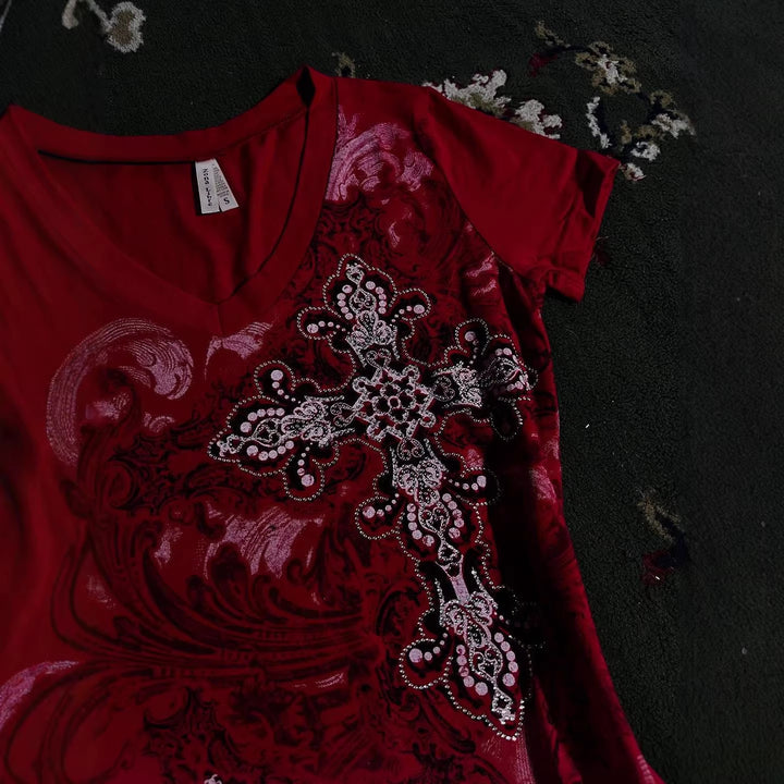 Damen T-Shirt mit dekorativem Kreuzdesign und floralen Akzenten Echo Archiv