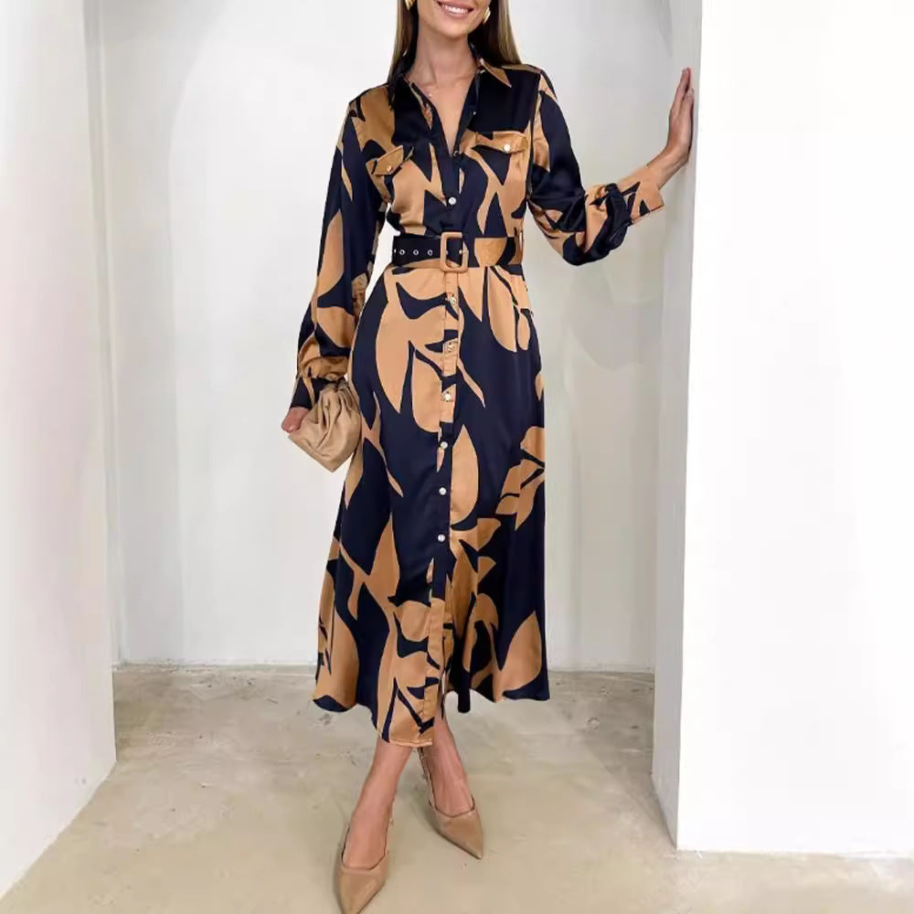 Damen nan fließendes Hemdblusenkleid mit Taillengürtel, Brustklappen und abstraktem Print Echo Archiv