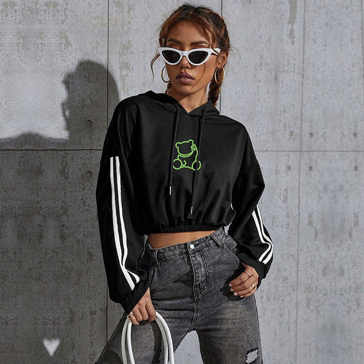Damen Kurz geschnittenes Kapuzen‑Crop‑Sweatshirt mit Kordelzug, elastischem Saum und Kontraststreifen Echoarchiv