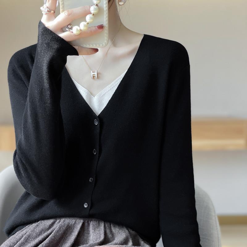 Damen Leichter V‑Ausschnitt‑Cardigan mit kastiger Silhouette und Kaschmir‑Optik Echoarchiv