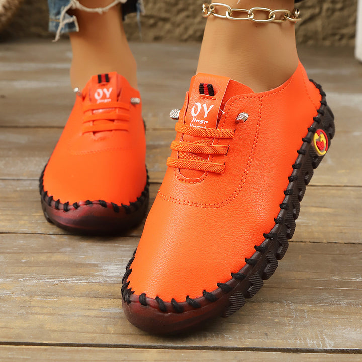 Damen Bequeme Lederoptik-Slipper mit flexibler Profilsohle und Mokassin-Naht – Lioré