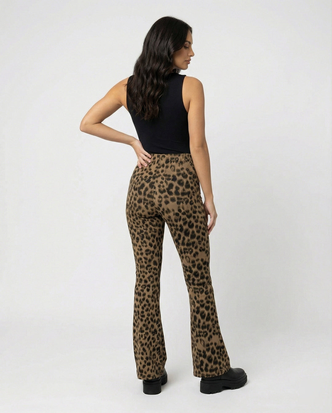 Damen Flared Leggings mit trendigem Leopardenmuster Echoarchiv