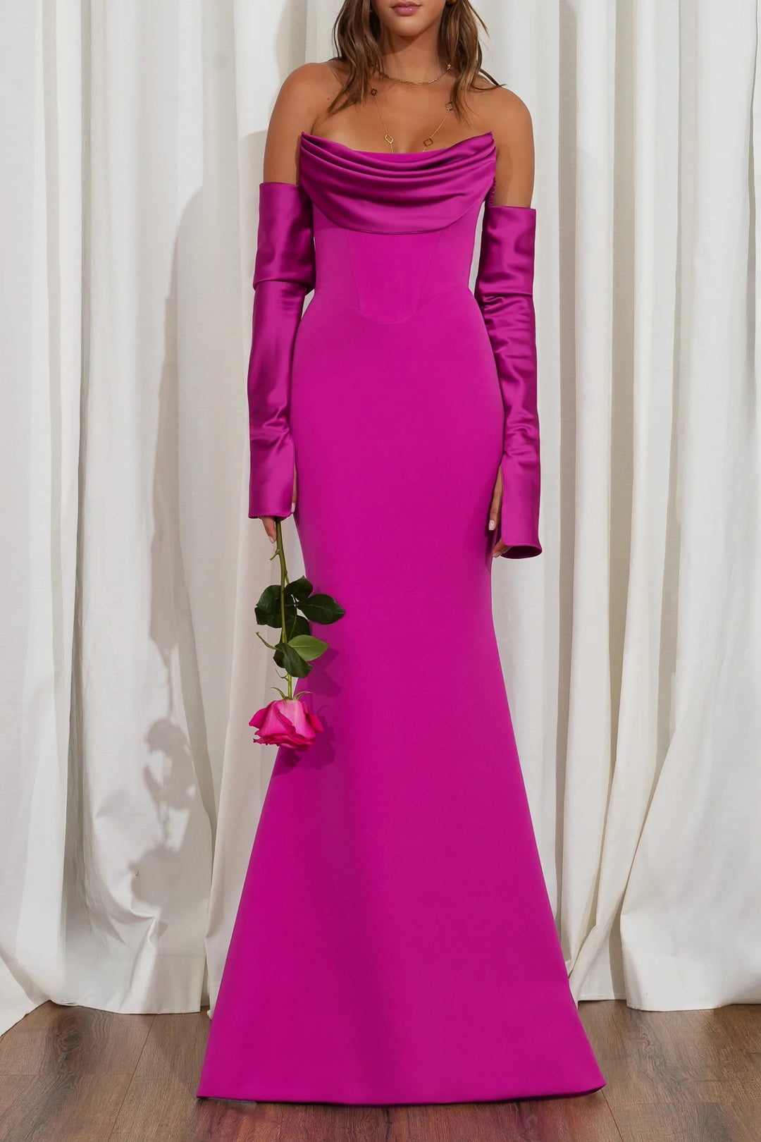 Damen Elegantes Meerjungfrau-Kleid mit schulterfreiem Design und langen Ärmeln Echo Archiv