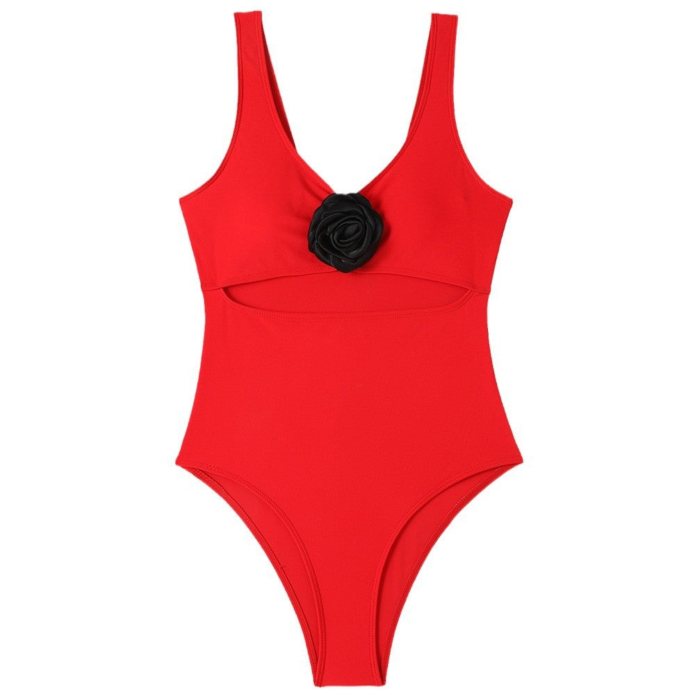 Damen Sportlicher Badeanzug mit stylischem Schnitt und Blumenapplikation – Maréssa