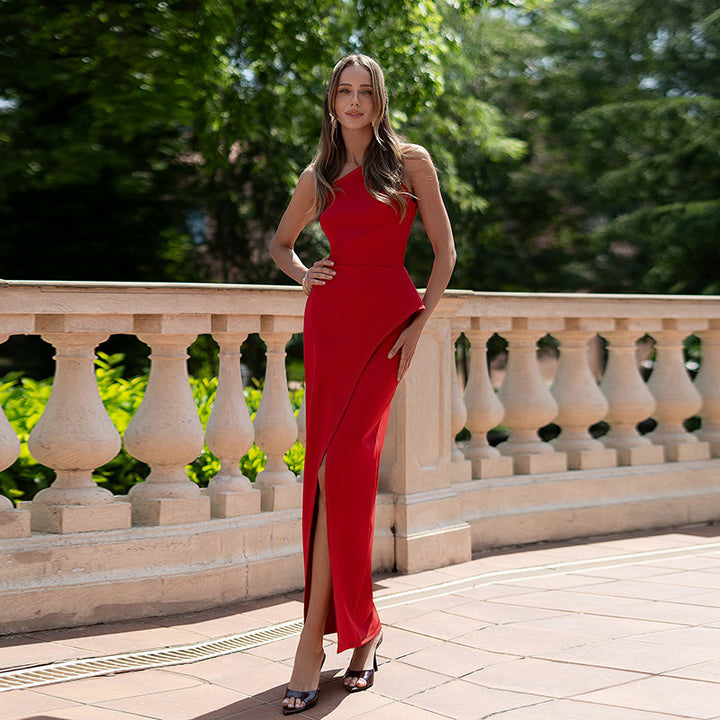 Damen elegantes Abendkleid mit tailliertem Schnitt und hohem Schlitz Echo Archiv
