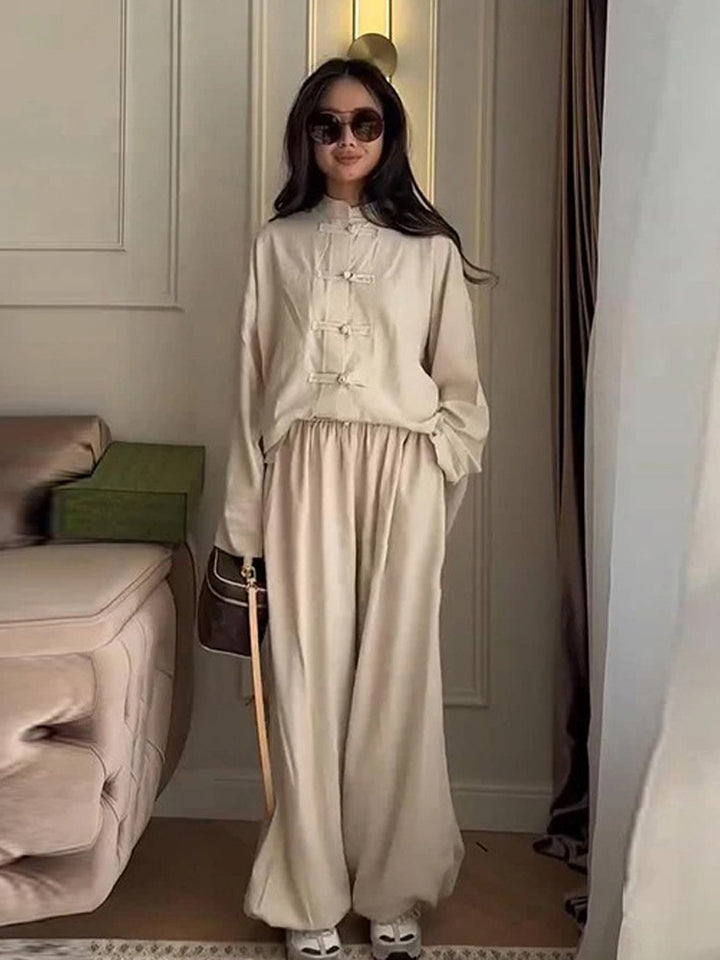 Damen Zweiteiliges Oversize Lounge‑Set mit Stehkragen und dekorativen Knotenverschlüssen Echoarchiv