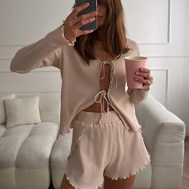 Damen gemütliches Rippstrick Haus-Set mit Bindecardigan und Shorts – Élanora