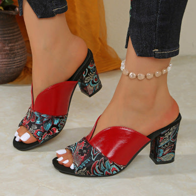 Damen  offene Mules mit besticktem Paisley-Muster, glänzender Kunstlederblatt und mittelhohem Blockabsatz Echo Archiv