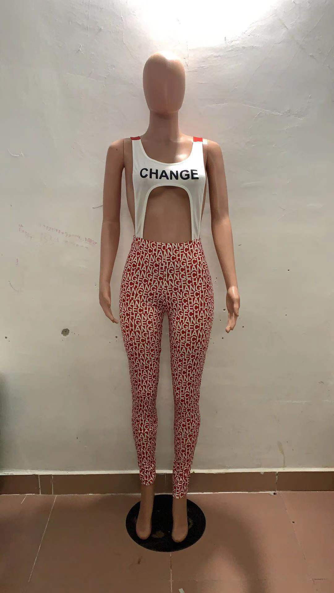 Damen körperbetontes Sport-Outfit mit modischem Print Echo Archiv