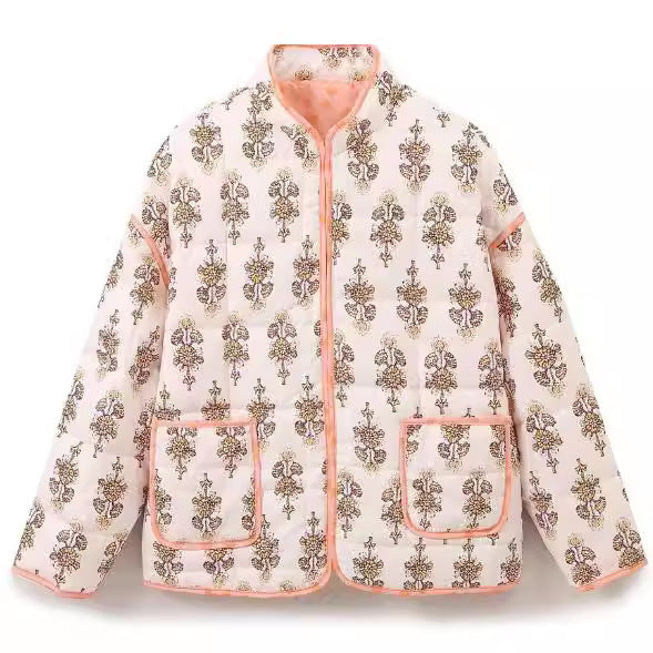 Damen nan gesteppte Stehkragenjacke mit floralem Längsprint, aufgesetzten Taschen und kontrastierender Paspel Echo Archiv