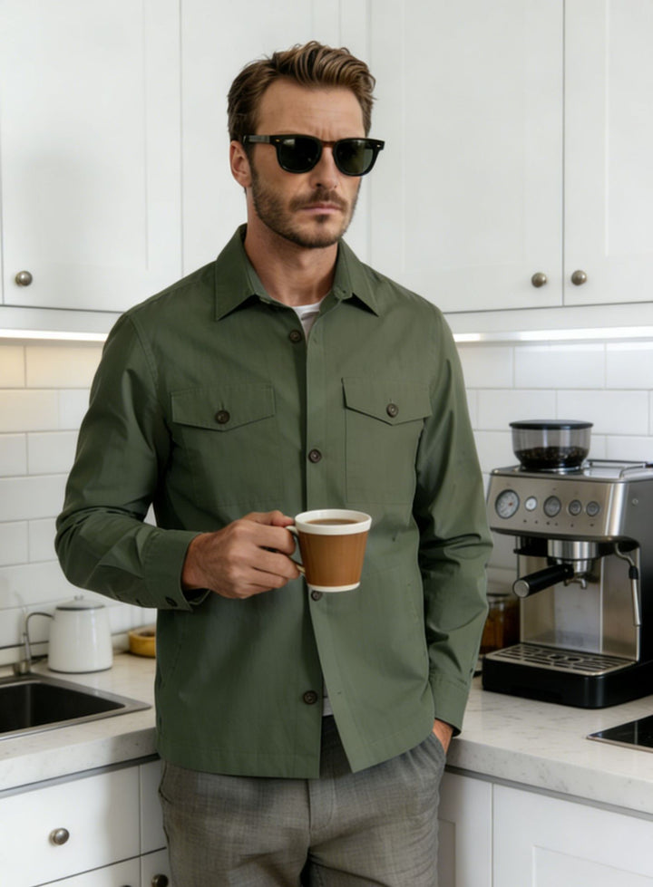 Herren Overshirt-Hemdjacke mit Pattentaschen und klassischem Hemdkragen Echoarchiv