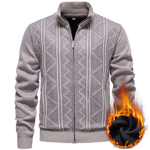 Herren Strickjacke mit Zopfmuster und hohem Stehkragen Echoarchiv