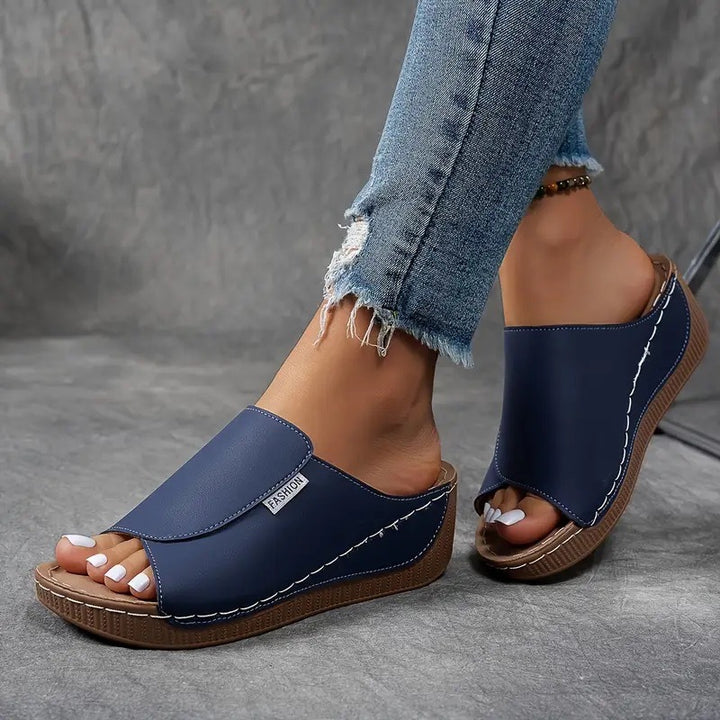 Damen nan anatomisch geformte Schlupf-Sandale mit ergonomischer Keilsohle und genähter Randnaht Echo Archiv