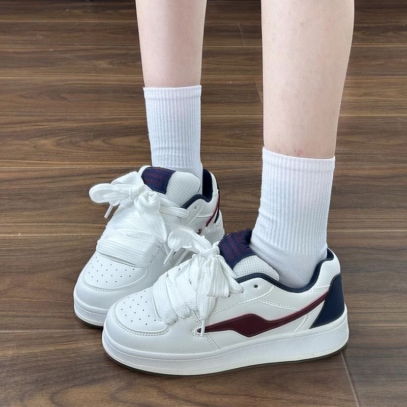 Damen Sportliche Sneakers in modischem Retro-Look mit speziellen Akzenten Echo Archiv