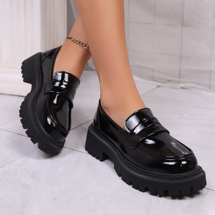 Damen klobige Loafer mit grober Profilsohle und Plateauabsatz Echoarchiv
