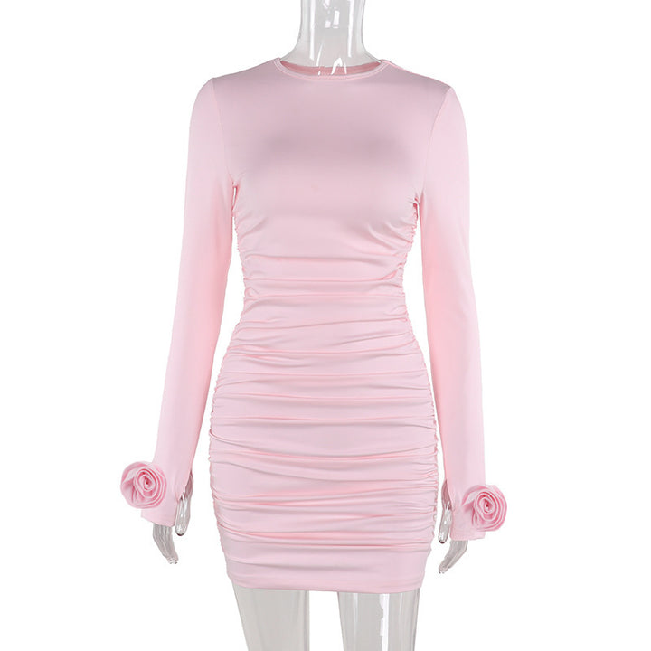 Damen Enganliegendes gerafftes Minikleid mit langen Ärmeln und Rosenapplikation – Élara