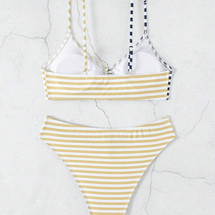 Damen Triangel-Bikini mit raffiniertem Knoten und modischem Streifenmuster Echo Archiv