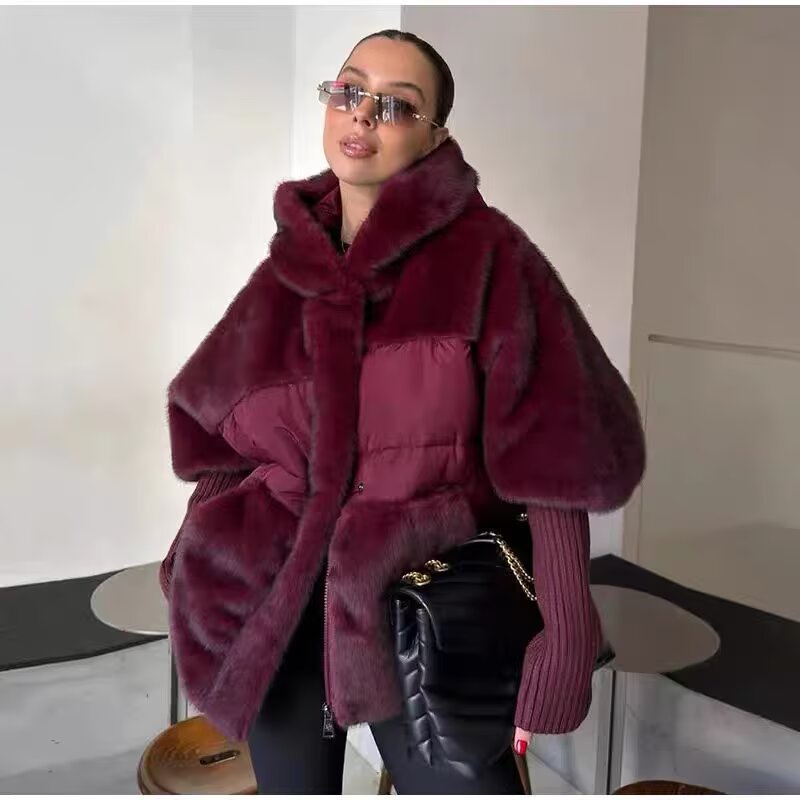 Damen Gefütterte Kurzjacke mit Kunstfell‑Einsatz, Kapuze und Rippbündchen Echoarchiv