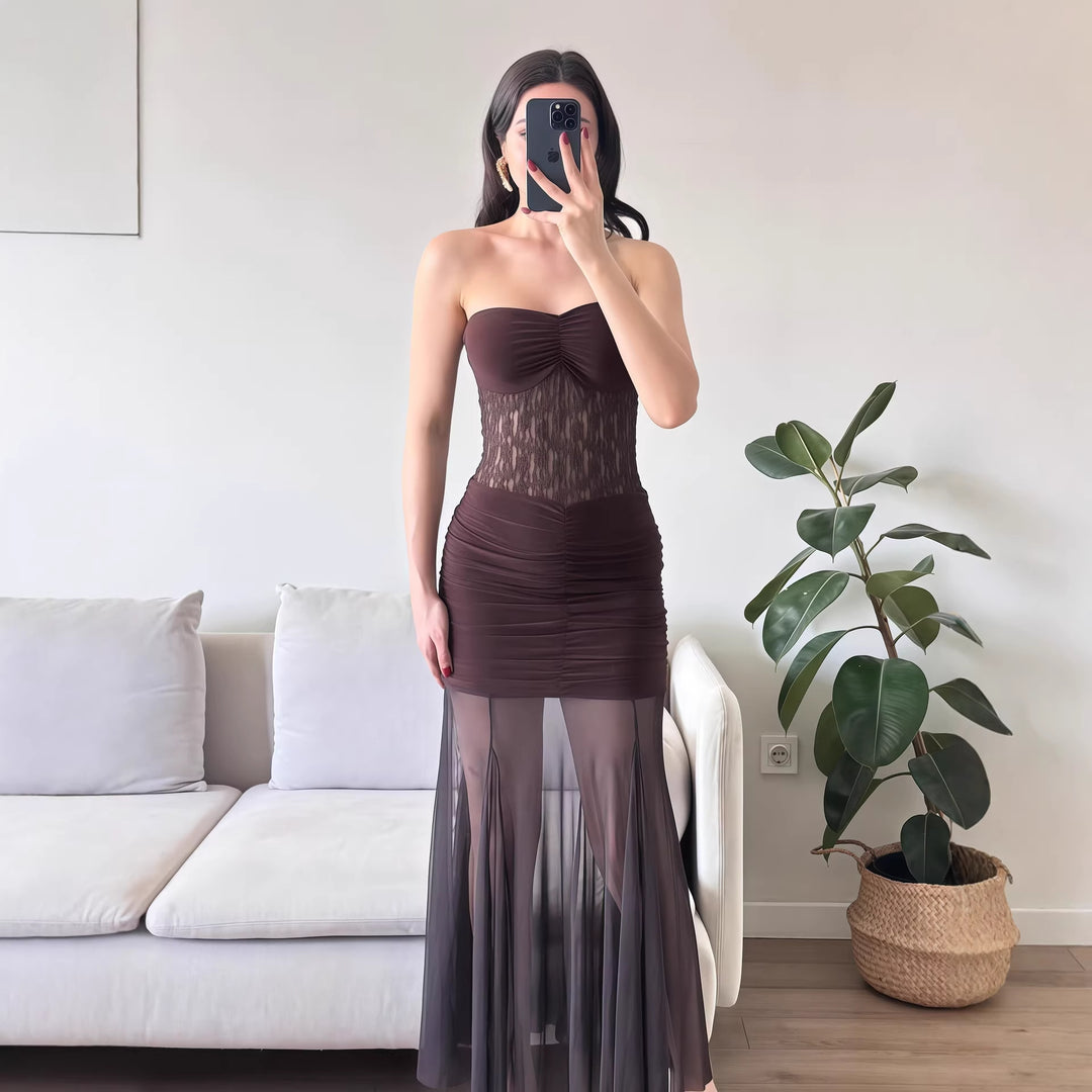 Damen Elegantes bodenlanges Kleid mit Spitzenakzenten Echo Archiv