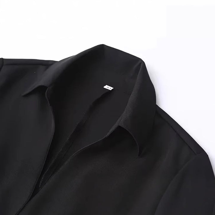 Damen Elegante taillierte Hemdbluse mit feiner Knopfleiste und spitzem Kragen Echo Archiv