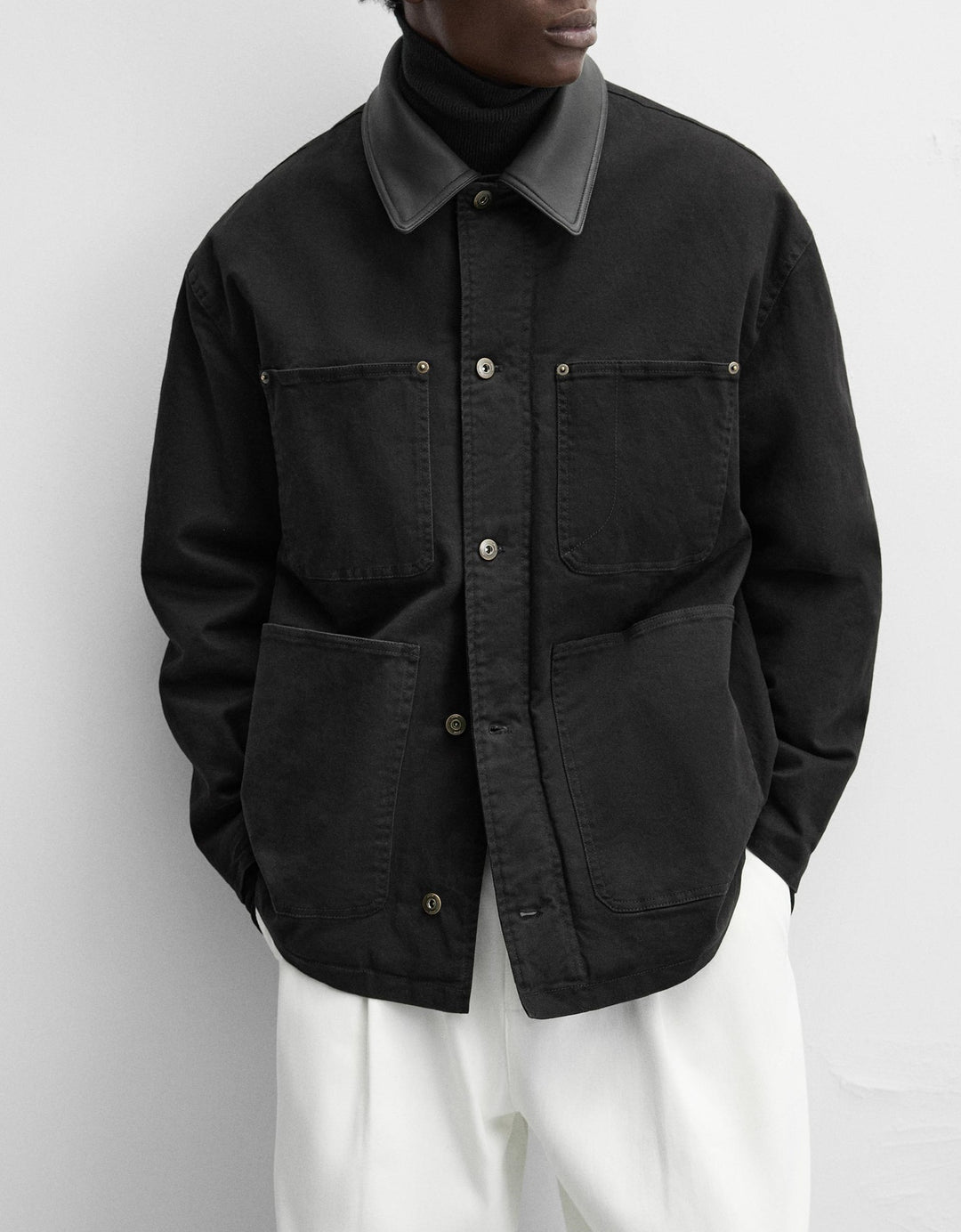 Herren modische Utility-Jacke mit großen aufgesetzten Taschen und anpassbarem Kragen Hedi-Mode