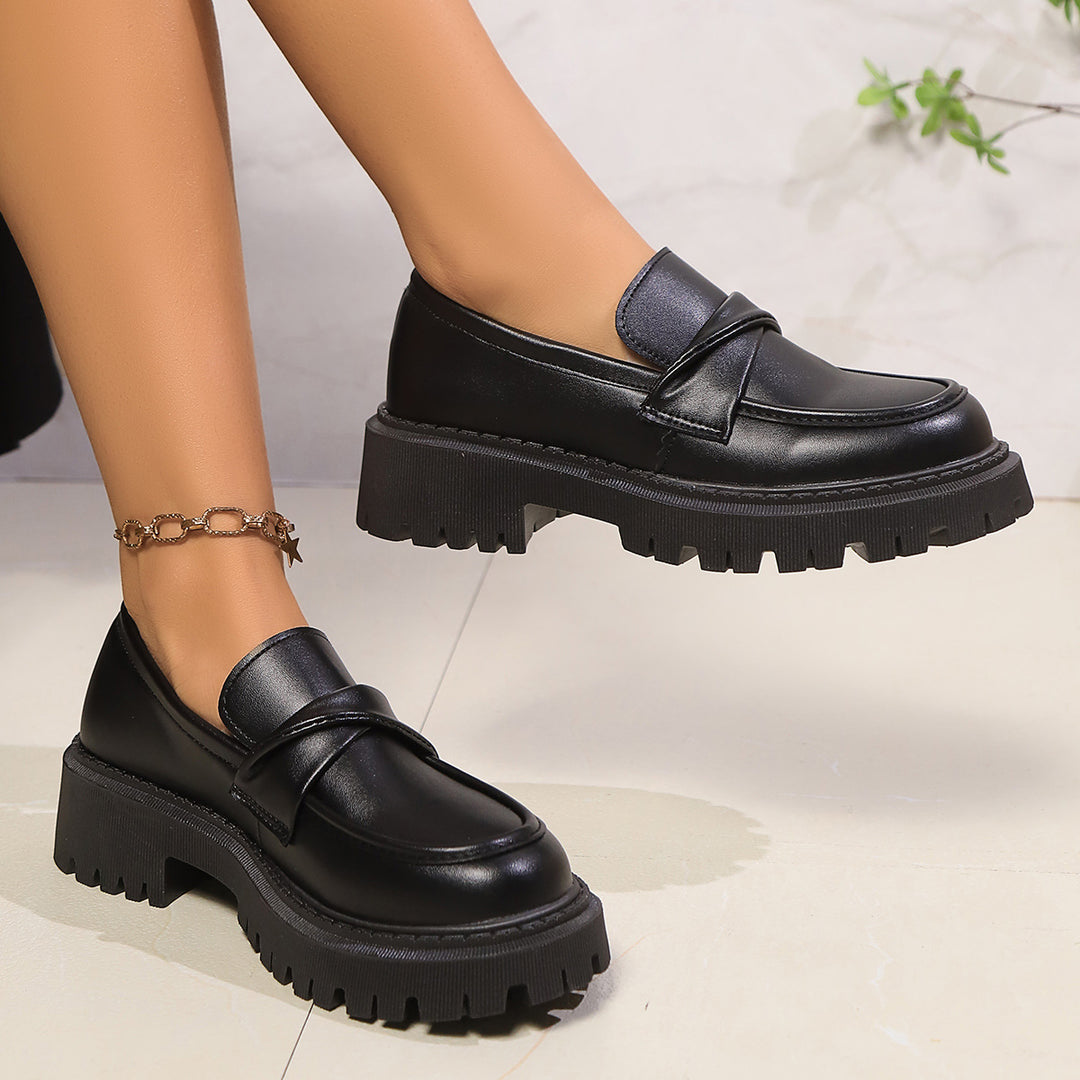 Damen Klobige Plateau‑Loafer mit grober Profilsohle und gepolstertem Schaft Echoarchiv