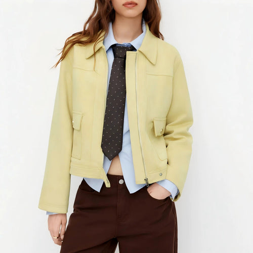 Damen Kurzjacke mit Reißverschluss, Hemdkragen und Pattentaschen – Célinea