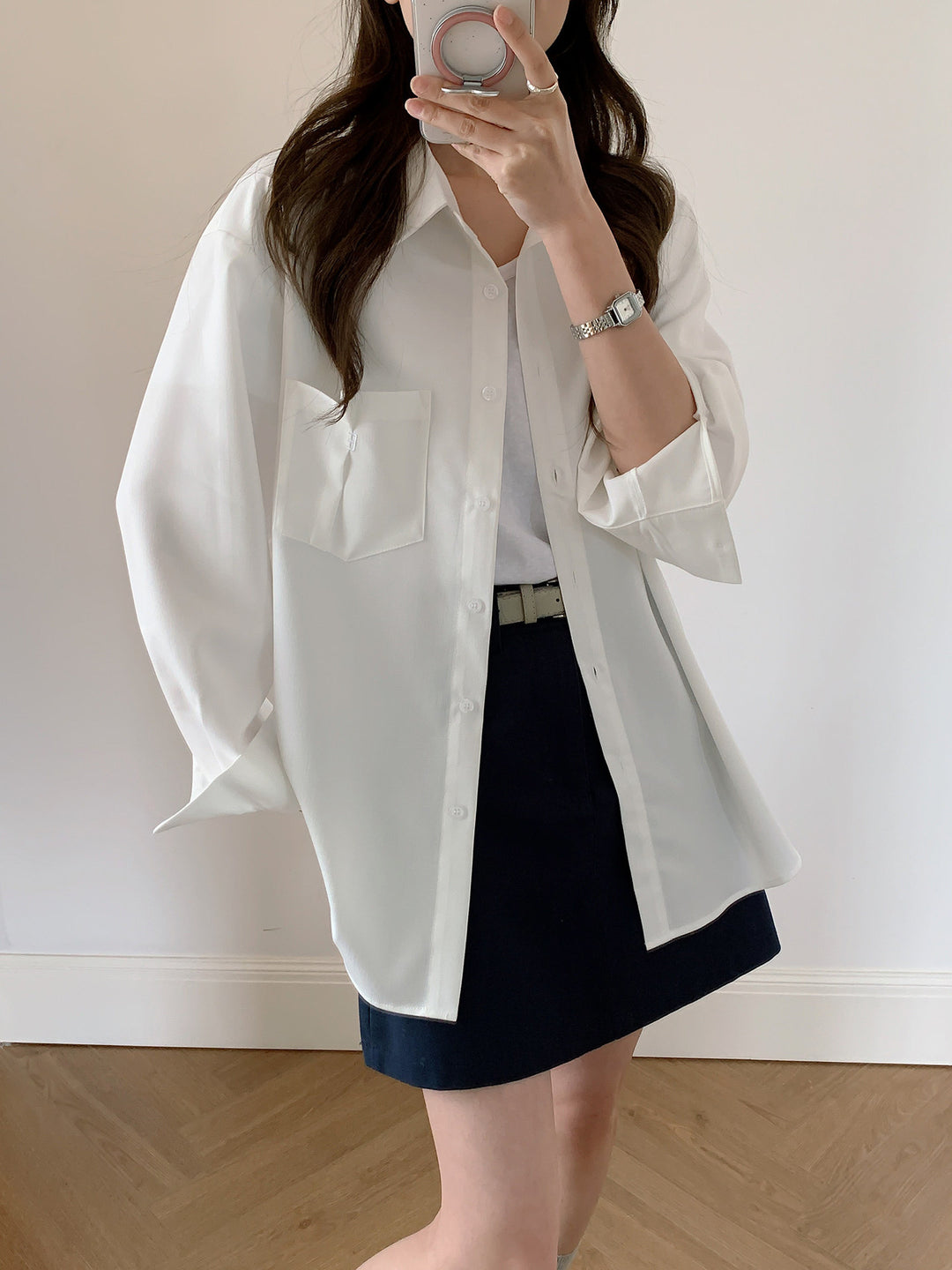Damen Oversized Hemdbluse aus fließendem Material mit Brusttasche Echoarchiv