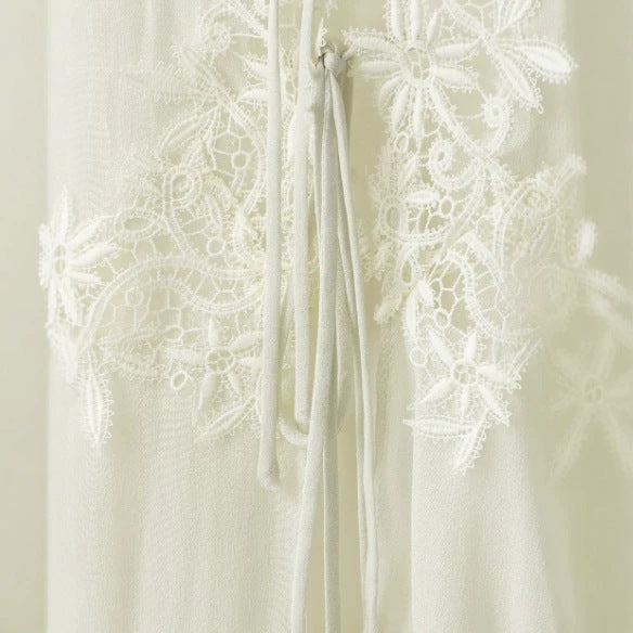 Damen Romantische Tunika‑Bluse mit Spitzenapplikation, Volantsaum und Ballonärmeln Echo Archiv