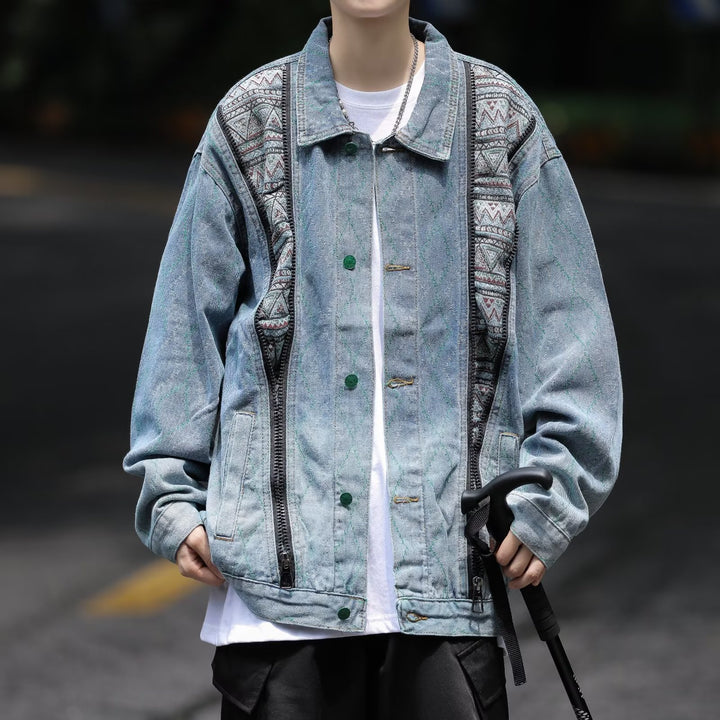 Herren Denim-Jacke mit buntem Ethno-Design und praktischen Reisverschlüssen Echoarchiv