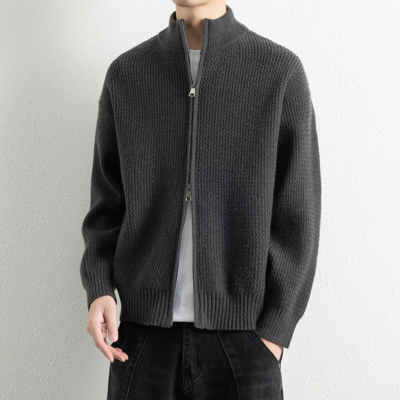 Herren Strickjacke mit hohem Kragen und praktischen Reißverschluss Echoarchiv