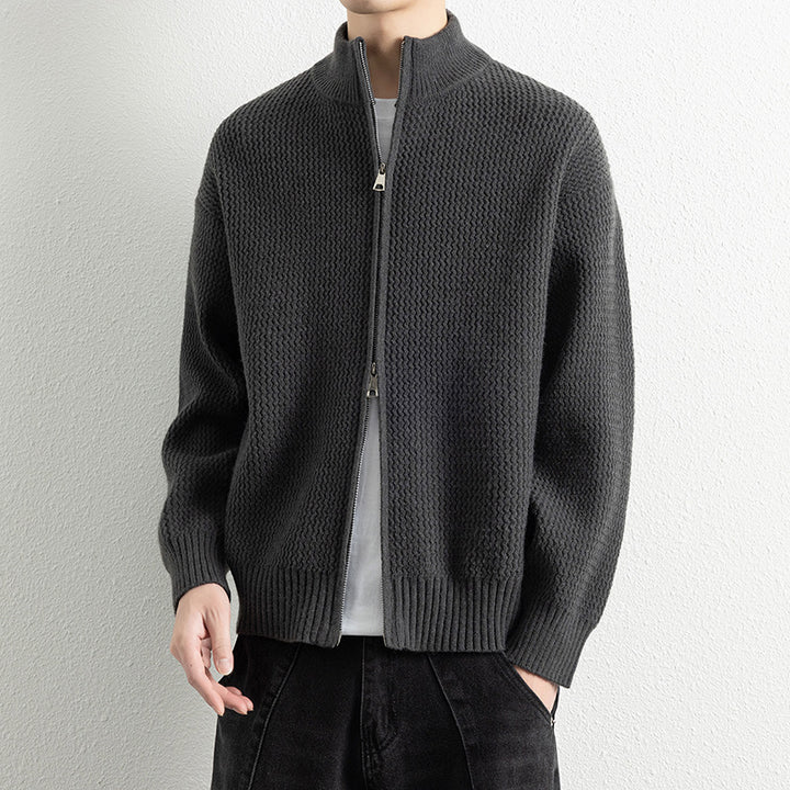 Herren Strickjacke mit hohem Kragen und praktischen Reißverschluss Echoarchiv